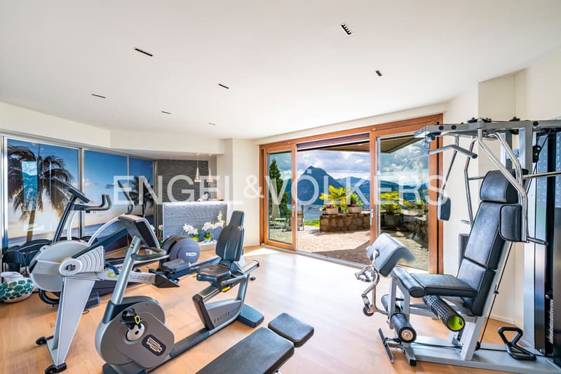 Exclusive design villa with lake view and pool (11)