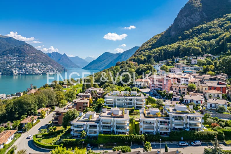 Moderno appartamento con terrazza e vista aperta (1)