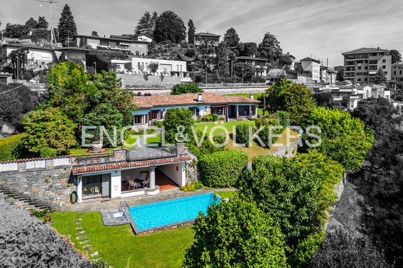 Exklusive mediterrane Villa mit Pool und freier Sicht (13)