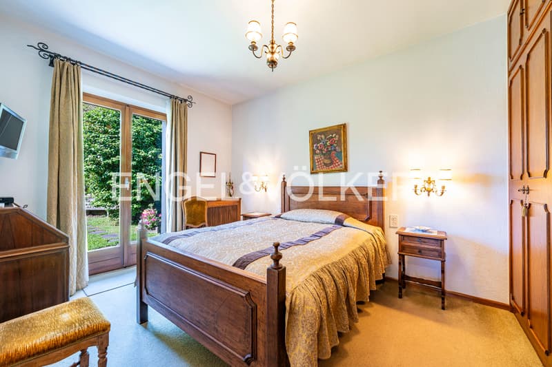 Exklusive mediterrane Villa mit Pool und freier Sicht (8)