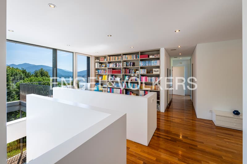 Moderne Villa mit Seeblick und Swimmingpool (7)