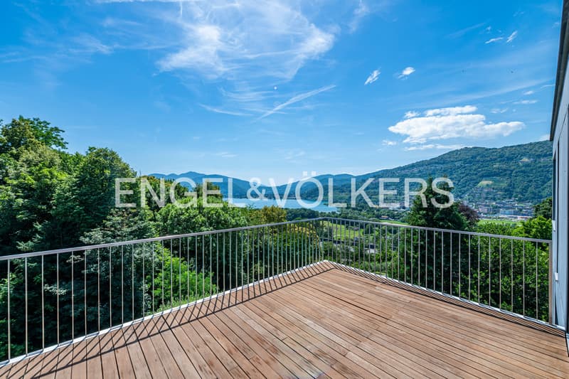 Moderne Villa mit Seeblick und Swimmingpool (11)