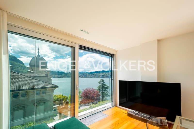 Penthouse di prestigio con vista sul lago (9)