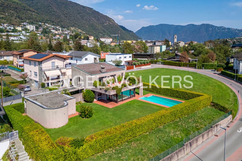 Villa con piscina e grande potenziale (13)