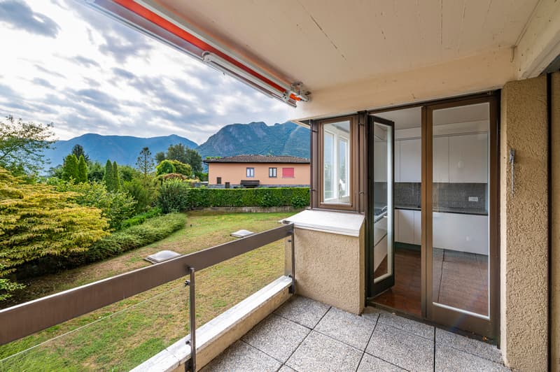 Appartamento rinnovato con grande terrazza (13)