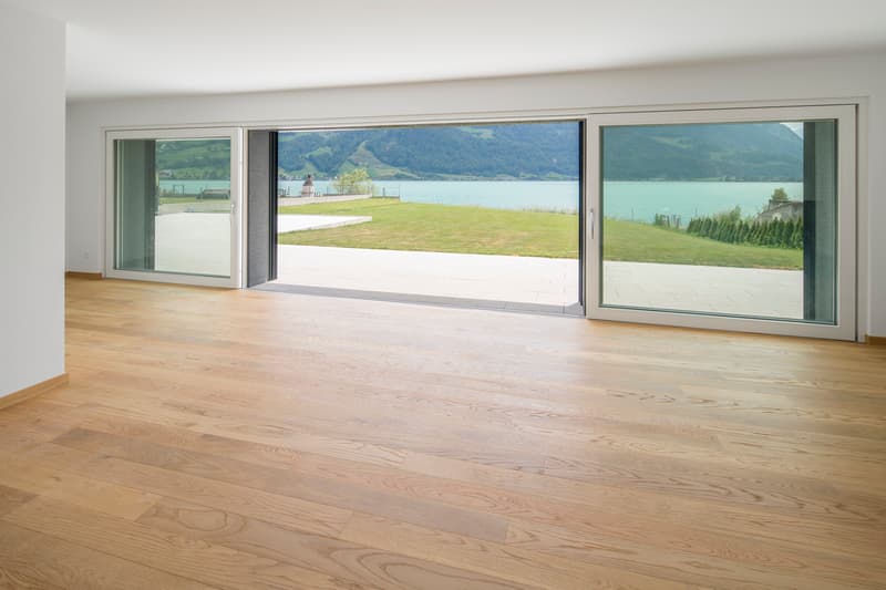 Traumhaftes Wohnen mit Seeanstoss und Bergpanorama (2)