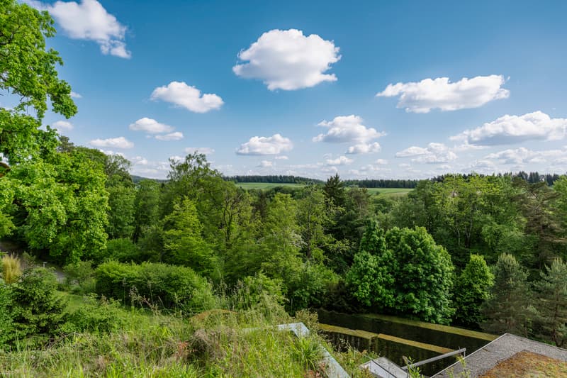 Land with a dreamlike, unobstructable distant view and optional project (2)