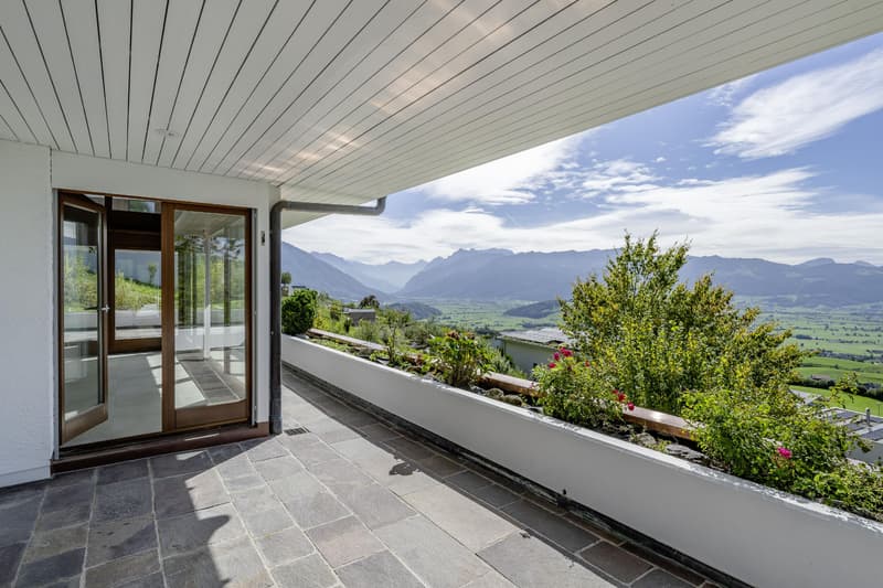 Habitation élégante avec beaucoup d'espace et une vue panoramique sur le lac et les Alpes (6)