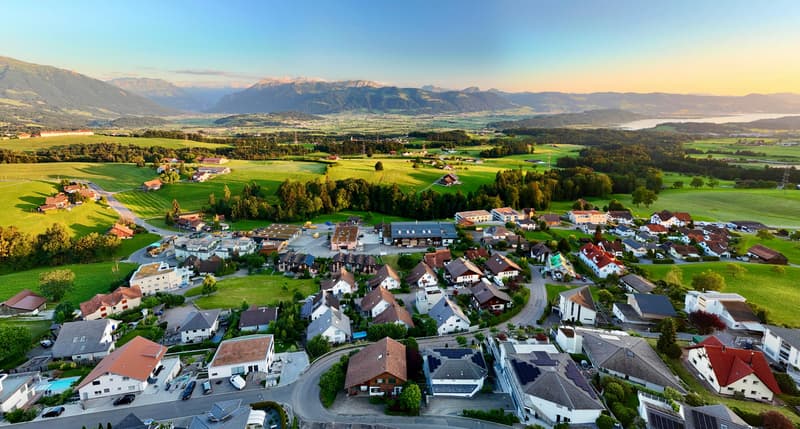 Grosszügiges Einfamilienhaus mit separater Gartenwohnung (7)