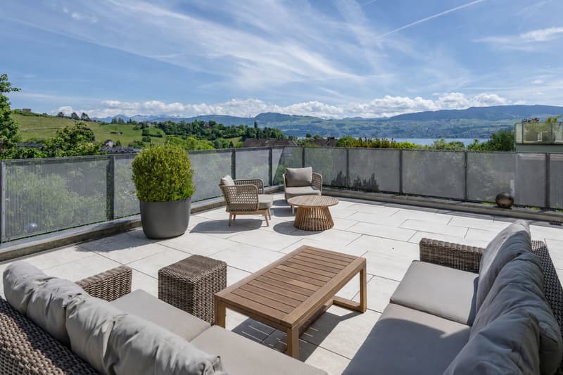 Ambiance de maison avec vue lointaine et sur le lac (1)