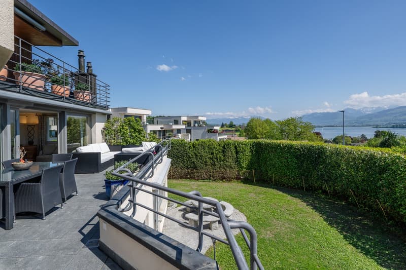 Spacious 12-room single-family house with a dreamy lake and mountain view in Stäfa (1)