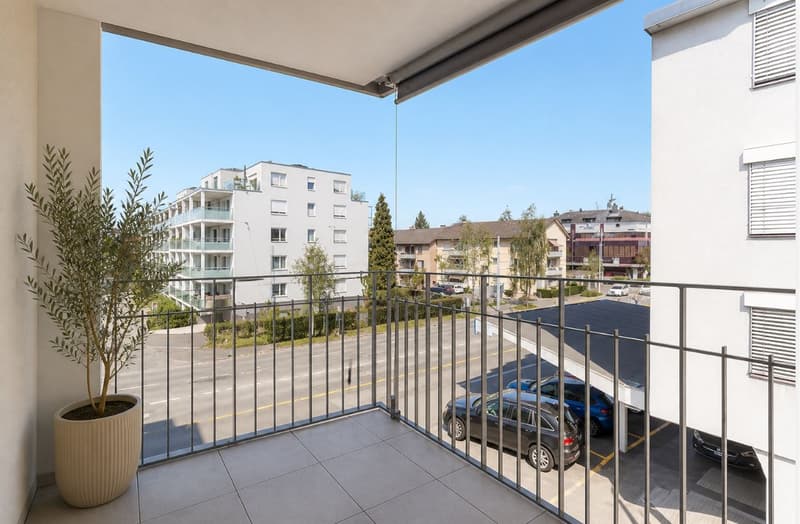 Neuf, moderne, avec balcon et serre (4)