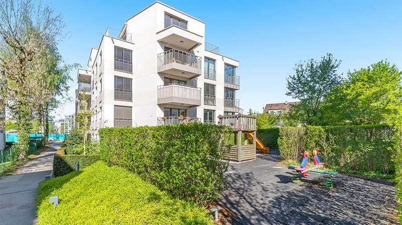 Neuf, moderne, avec balcon et serre (10)