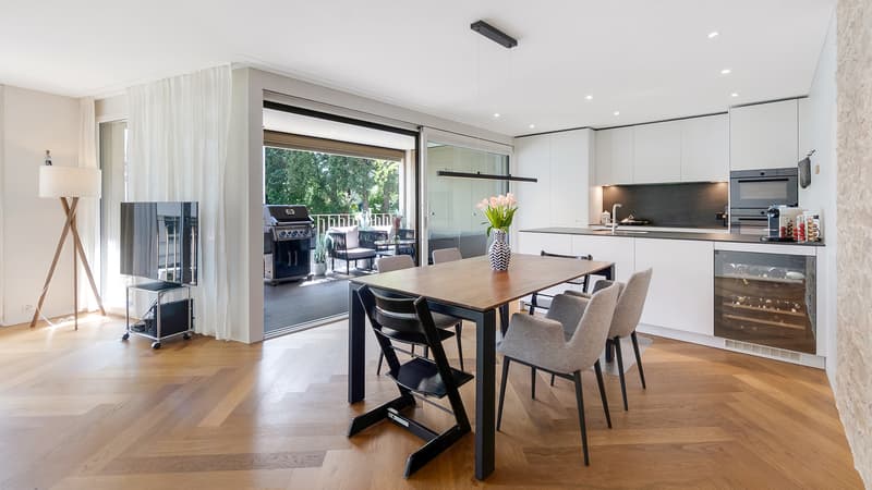 Modern & Elegant - Living in a Prime Location in Zurich-Wollishofen (13)