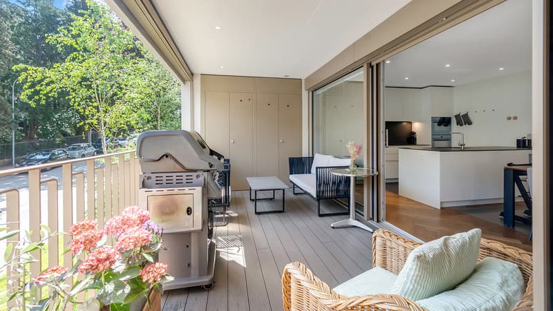 Modern & Elegant - Living in a Prime Location in Zurich-Wollishofen (12)