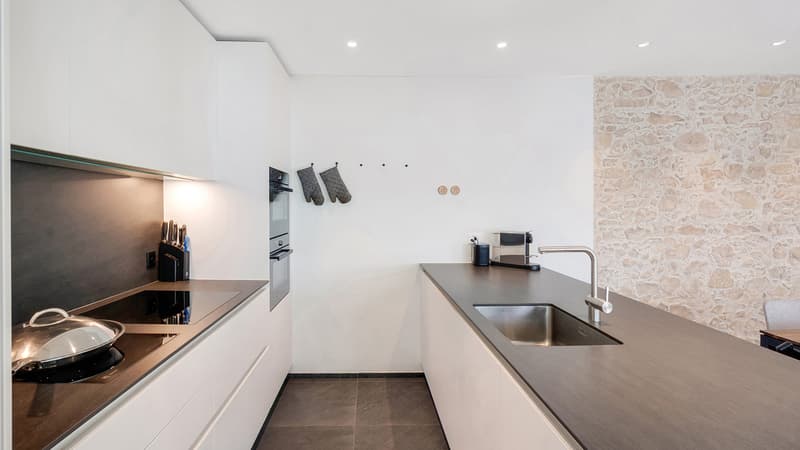 Modern & Elegant - Living in a Prime Location in Zurich-Wollishofen (8)