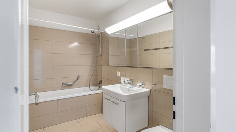 Helle 5.5-Zimmer-Wohnung mit Südwest-Balkon und Blick ins Grüne (6)