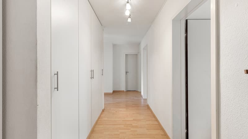 Helle 5.5-Zimmer-Wohnung mit Südwest-Balkon und Blick ins Grüne (5)