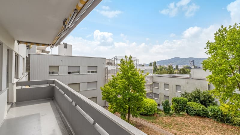 Helle 5.5-Zimmer-Wohnung mit Südwest-Balkon und Blick ins Grüne (12)
