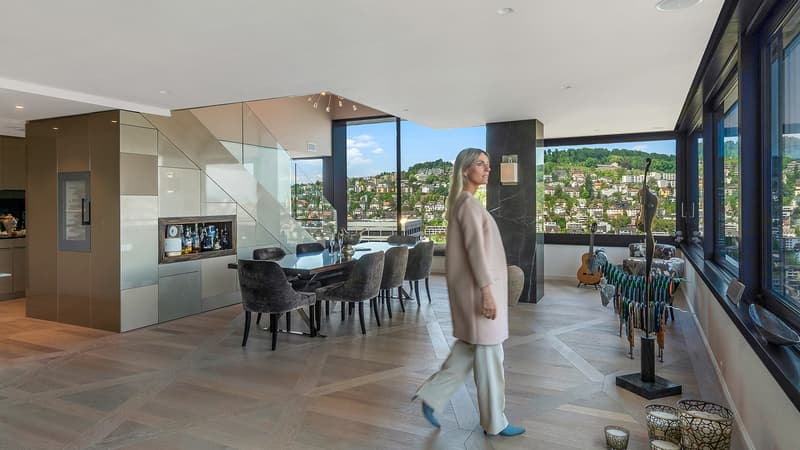 Ein Zuhause, das mit seinem Bewohner über Zürich schwebt.