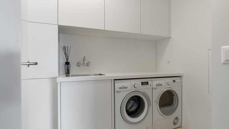 Eine Klasse für sich - Möblierte Luxusresidenz im Mobimo Tower (13)
