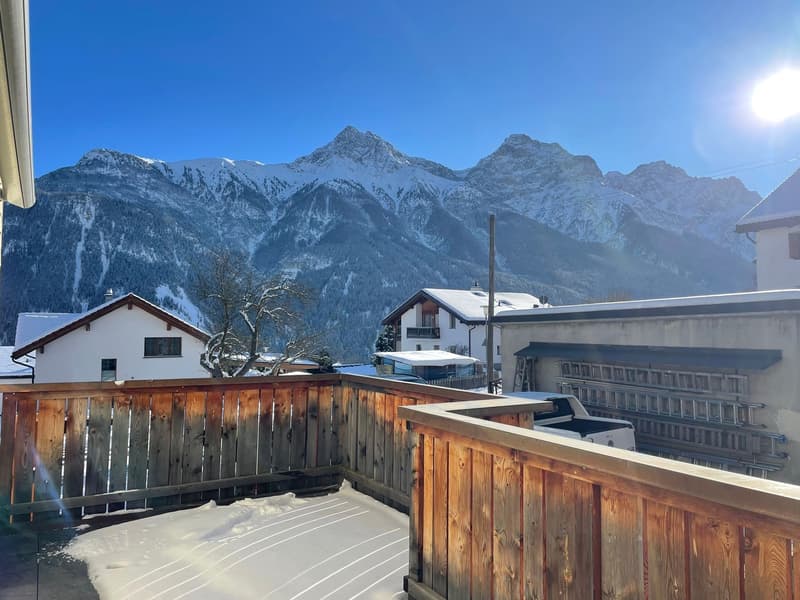 Appartamento esclusivo di 5,5 locali a Sent. Vivere con panorama montano. (6)