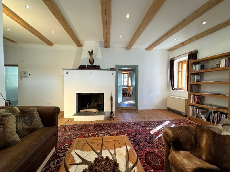 Historisches Juwel trifft Moderne: Luxuriöses Engadinerhaus in Scuol (4)