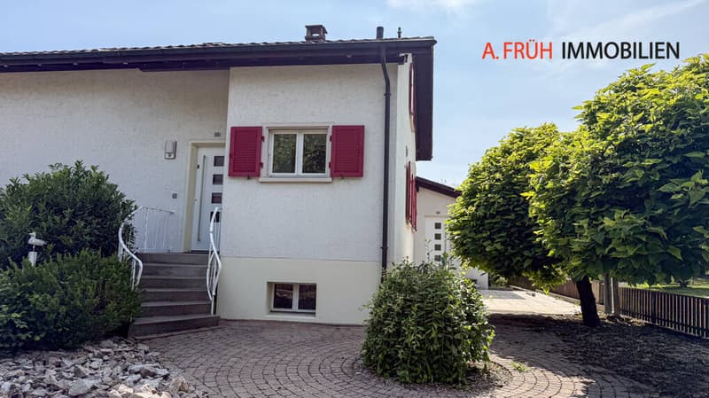 Two generations. One home. Many possibilities. (1)