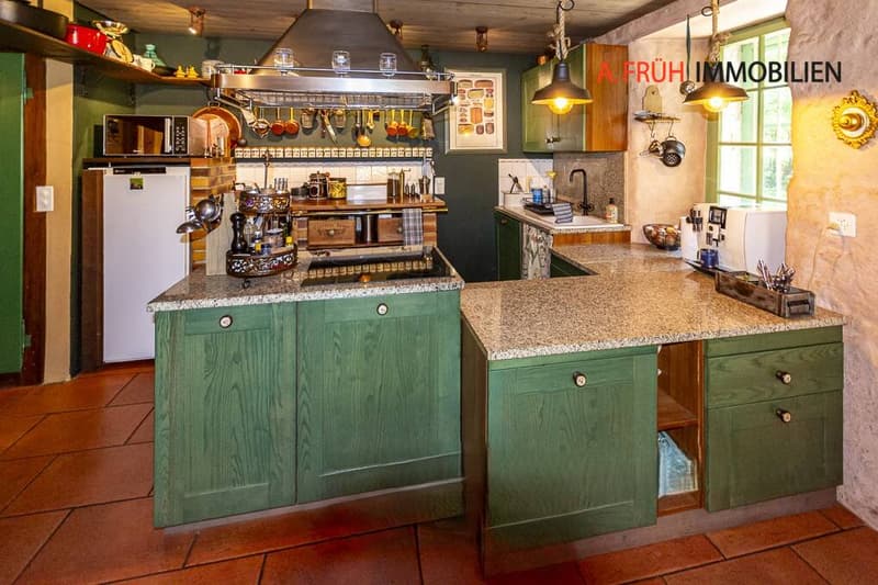 Historic Maisonette with Idyllic Garden and Charm (6)