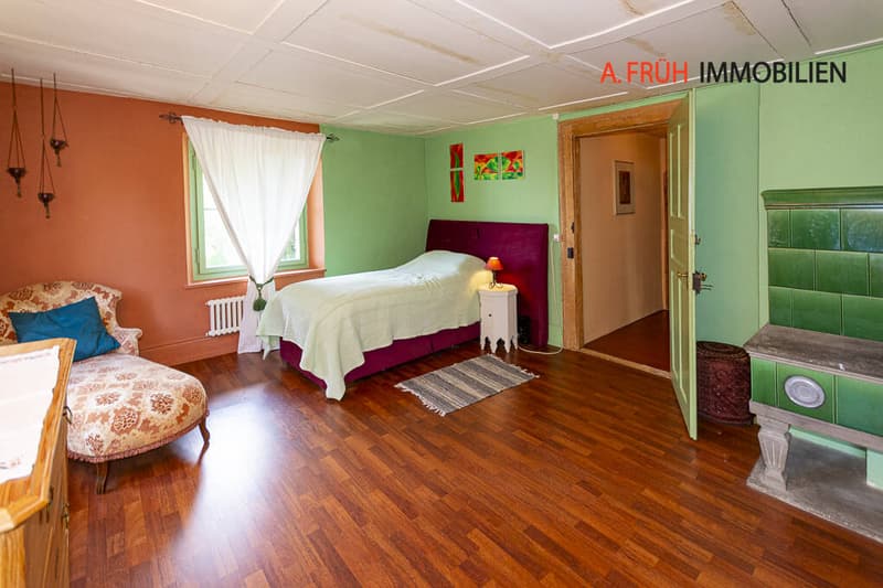 Grosses Schlafzimmer im OG