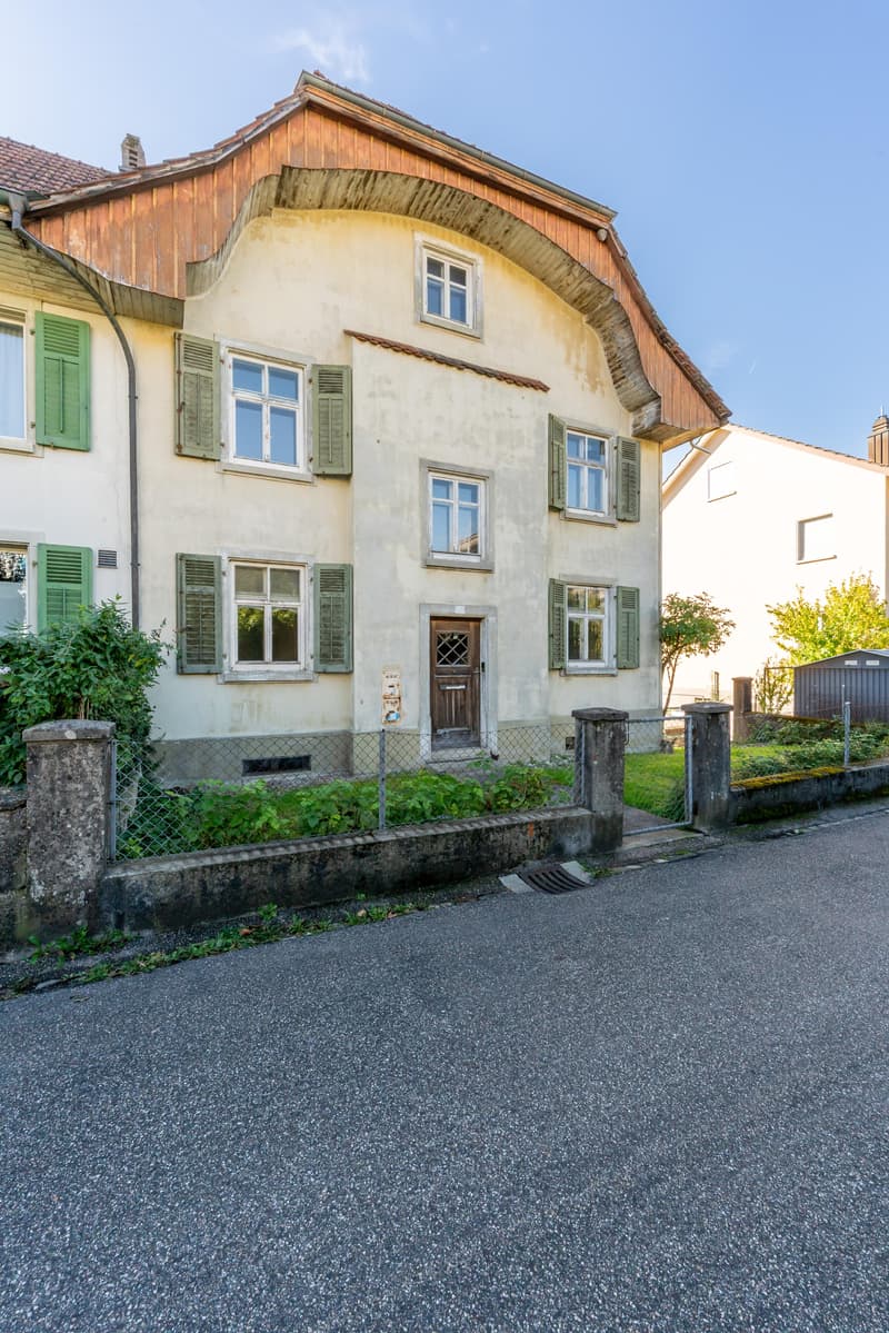 Maison jumelée avec potentiel de développement (2)