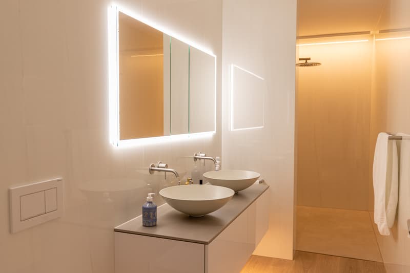 Elegant living in a modern atmosphere (3)