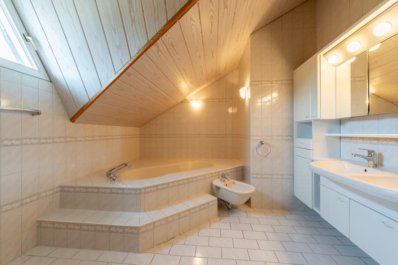 Charmantes 5.5-Zimmer-Einfamilienhaus in Lohn-Ammannsegg (5)
