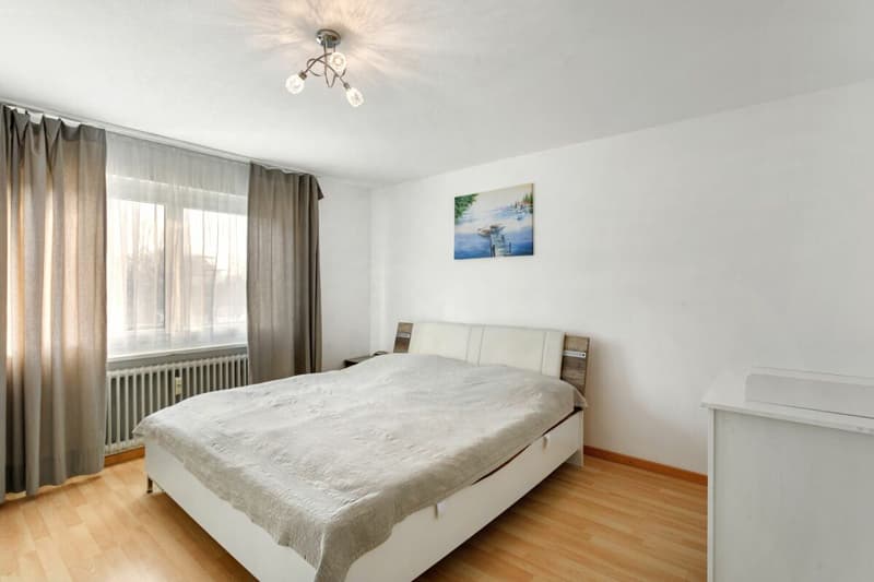 4-Bedroom Apartment with Balcony & Outdoor Parking in Salmsach (12)