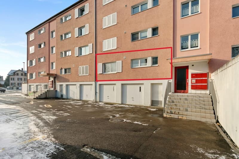 4-Bedroom Apartment with Balcony & Outdoor Parking in Salmsach (18)