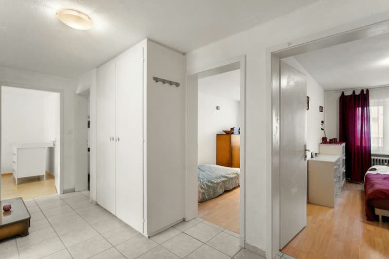4-Bedroom Apartment with Balcony & Outdoor Parking in Salmsach (5)
