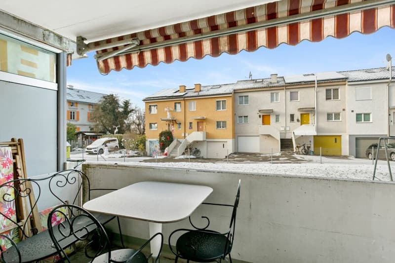 4-Bedroom Apartment with Balcony & Outdoor Parking in Salmsach (16)