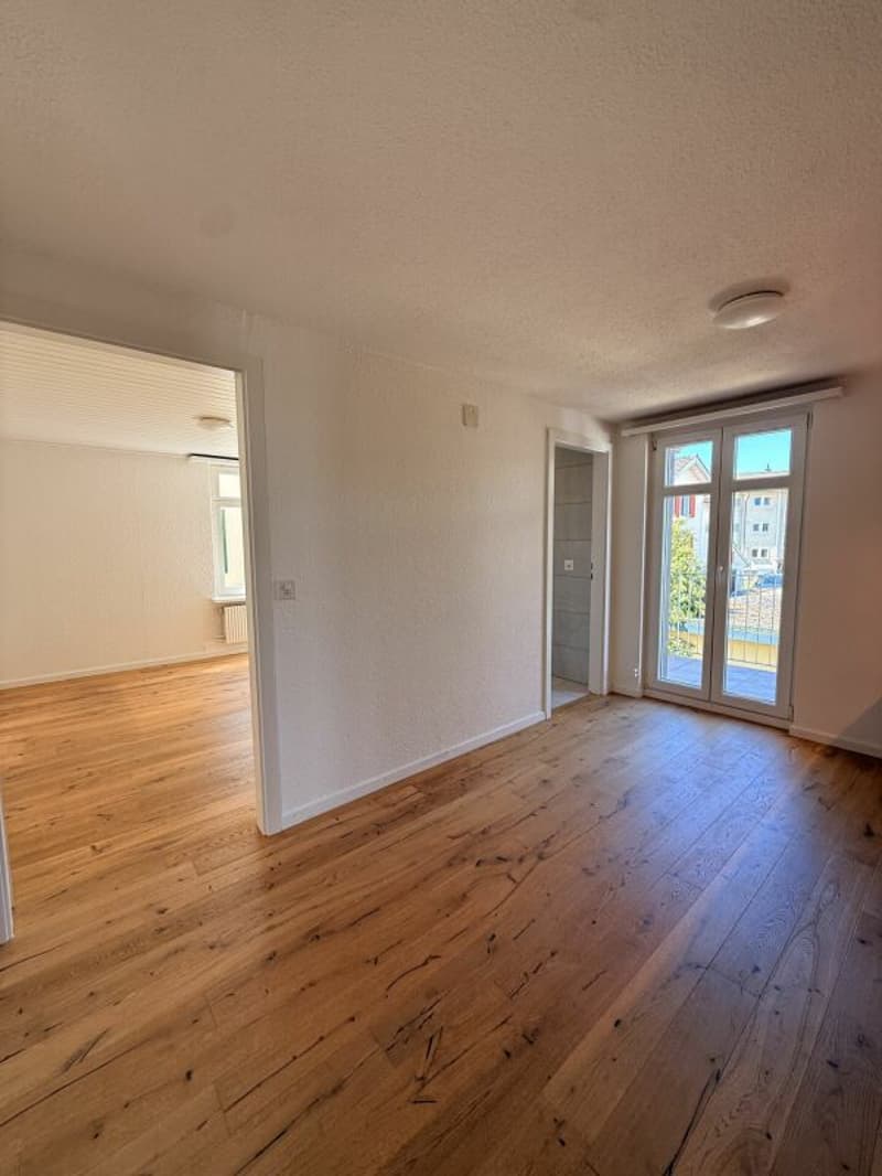 Gemütliche 3.5-Zimmer-Wohnung mit Balkon an zentraler Lage in Romanshorn (2)