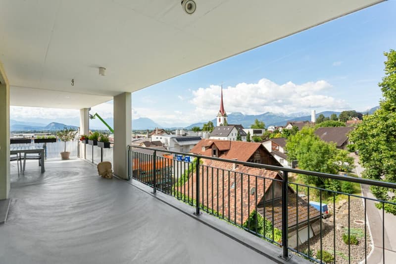 Appartement attractif 4.5 pièces avec terrasse spacieuse, garage et parking extérieur (9)