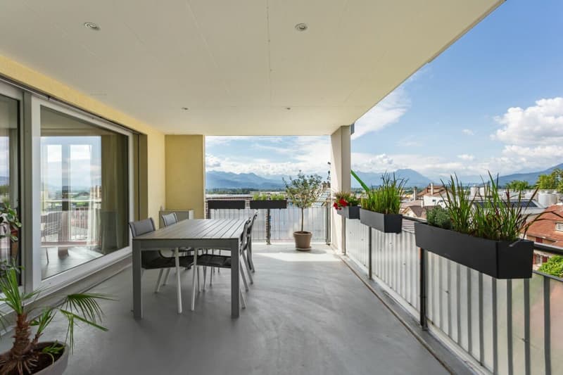Appartement attractif 4.5 pièces avec terrasse spacieuse, garage et parking extérieur (10)