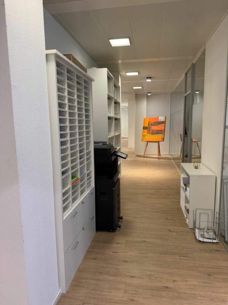 Helles Büro an zentraler Lage in St.Gallen mit attraktiver Schaufensterfront (5)