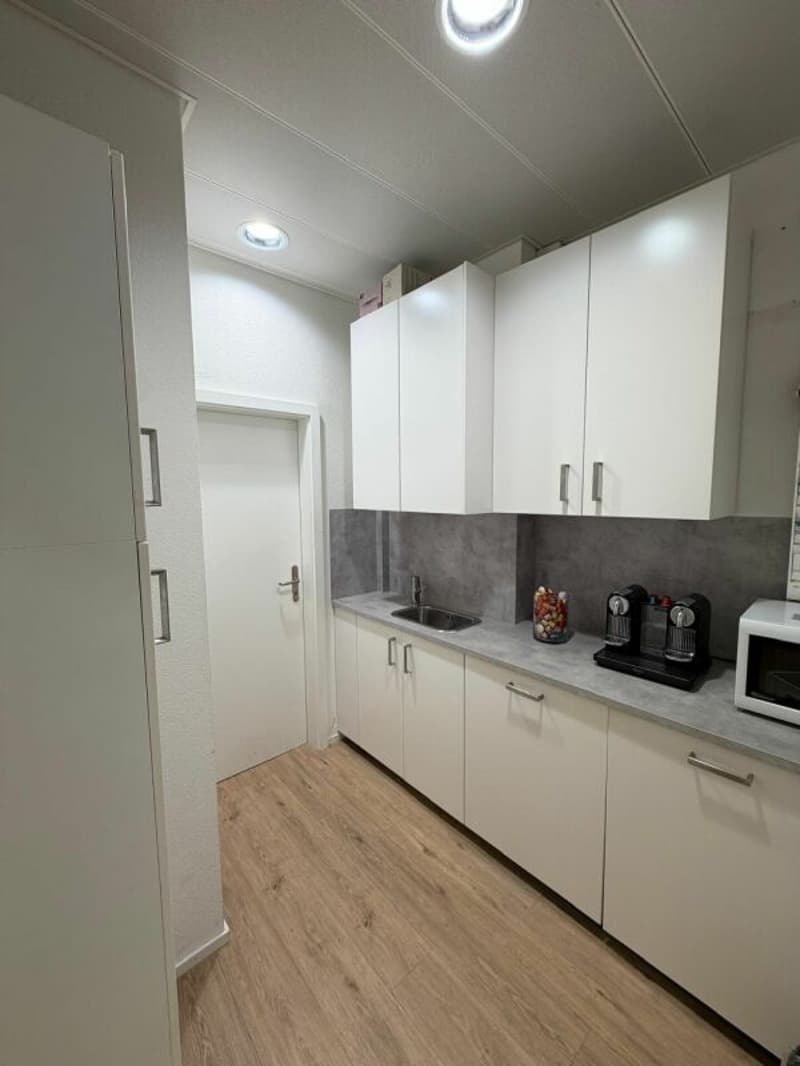 Helles Büro an zentraler Lage in St.Gallen mit attraktiver Schaufensterfront (6)