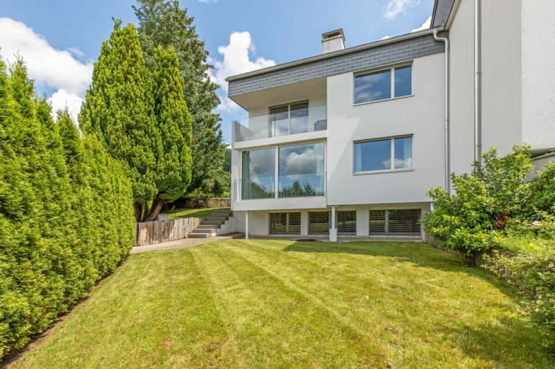 6.5-Zimmer-Einfamilienhaus mit Garten, Cheminée und Bergpanorama (11)