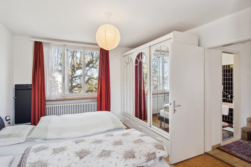 Casa unifamiliare in un'area verde con una vista da sogno e molto spazio circostante (5)