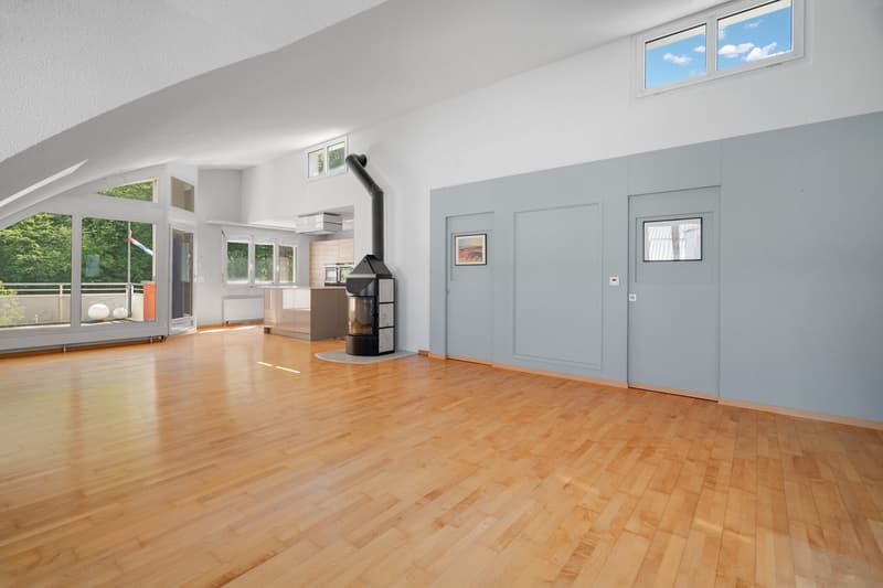 Individual and bright 3.5-room attic apartment with a far-reaching view (4)
