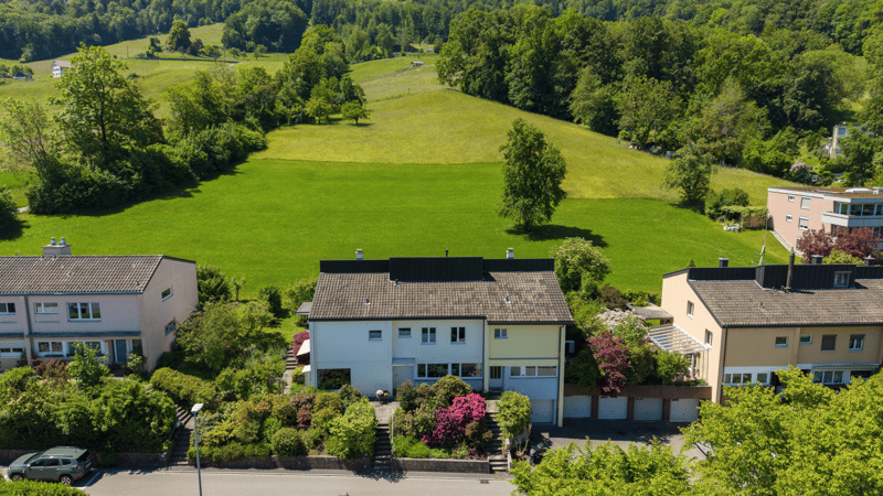 Casa a schiera esclusiva con concepto di stanza esteso (1)