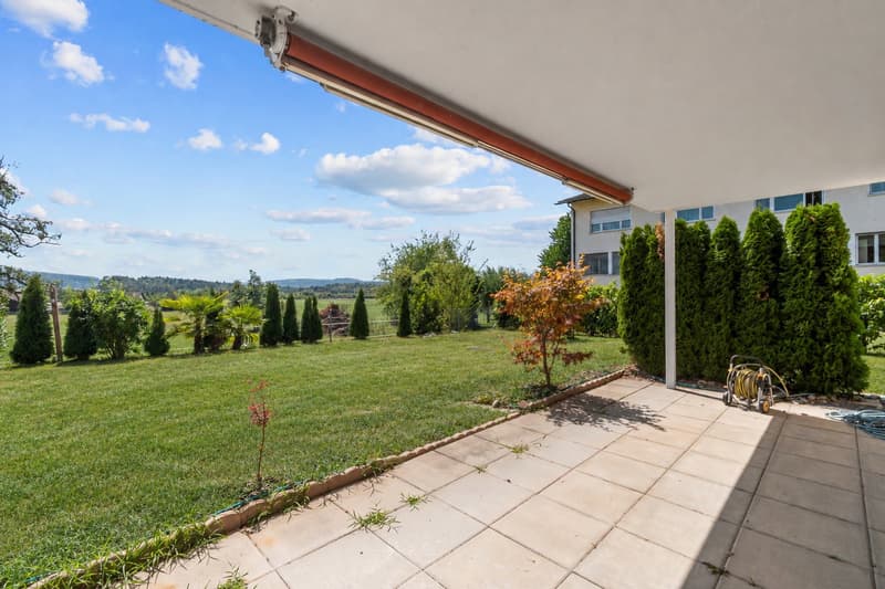Lichtdurchflutete Wohnung mit einzigartigem Garten und traumhafter Aussicht in die Landschwirtschaft (5)