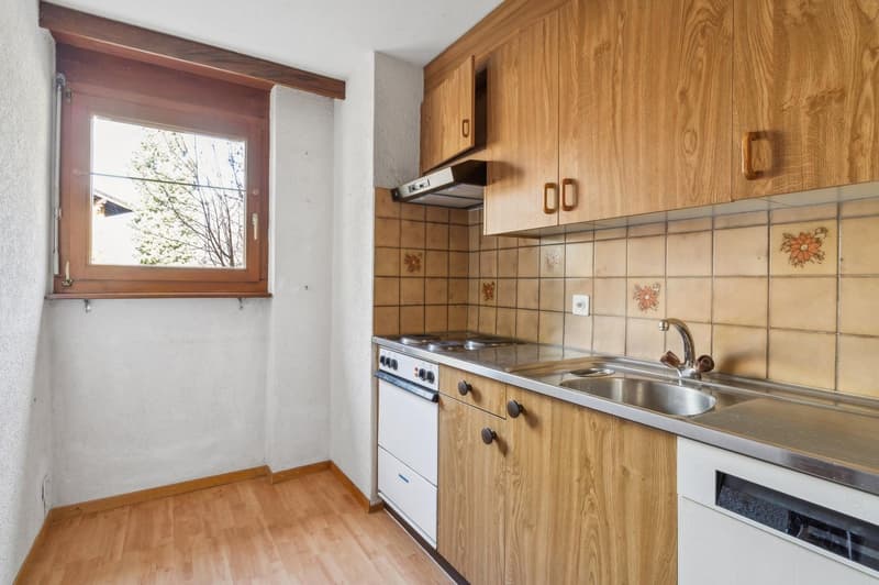 Multi-family house with great potential in a green idyll and Matterhorn (2)