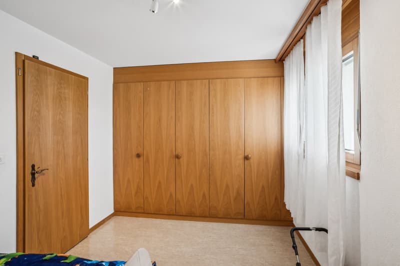 Appartement confortable de 4,5 pièces dans le quartier de villas attractif de Raron (8)
