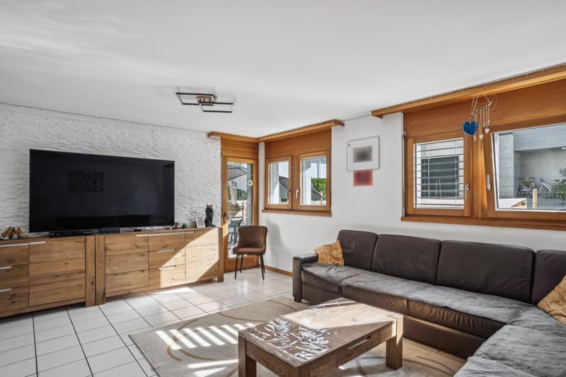 Appartement confortable de 4,5 pièces dans le quartier de villas attractif de Raron (2)